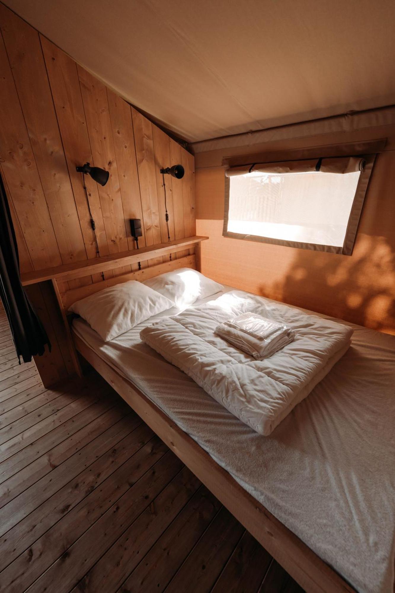 Camping De Tulpenweide Breezand Room photo