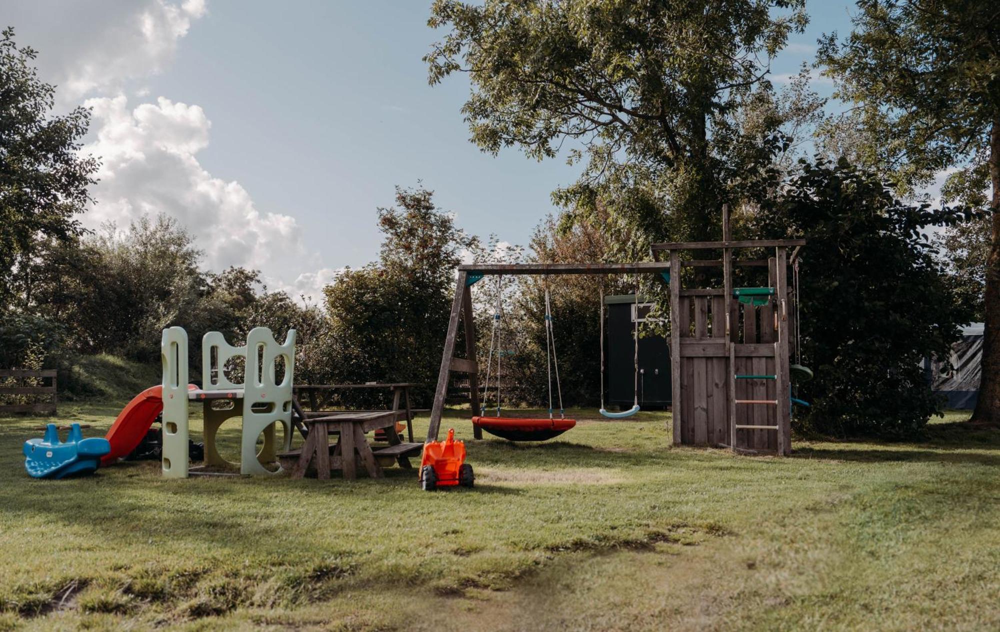 Camping De Tulpenweide Breezand Exterior photo