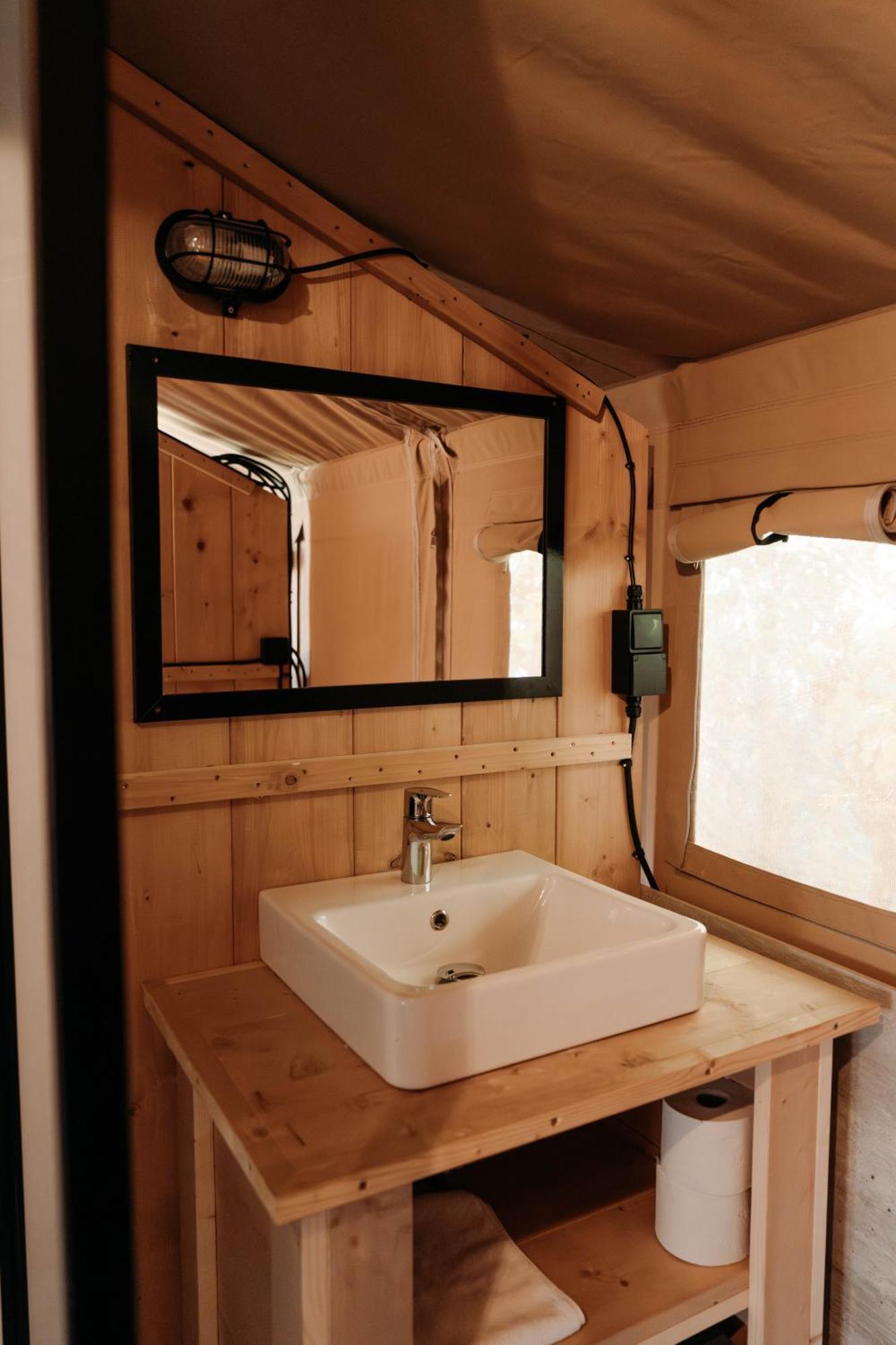 Camping De Tulpenweide Breezand Room photo